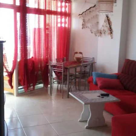 Torres Yomely * Playa de las Américas